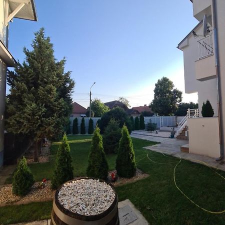 Cosa-Nostra Appartement Hajdúszoboszló Buitenkant foto